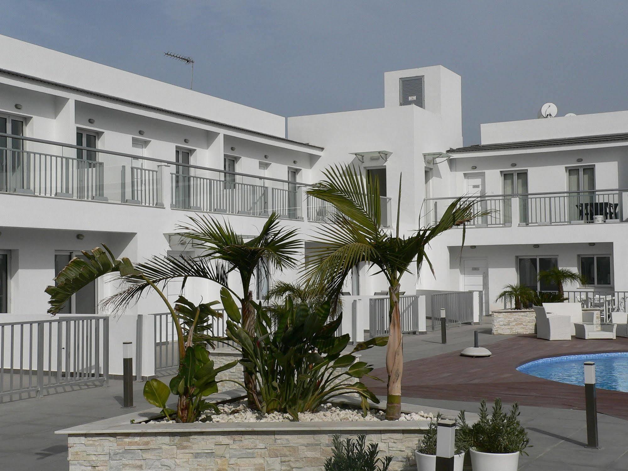High View Gardens Aparthotel Mazotos Exterior photo